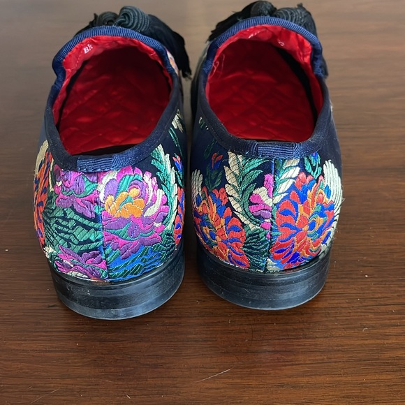 ELANROMAN Men’s Blue Satin Embroidered Loafers with Tassels - Picture 2 of 6